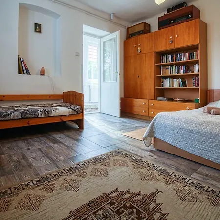 Farkasko Vendeghaz ゲストハウス ノスヴァイ